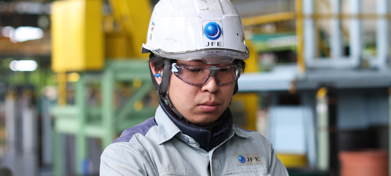 先輩社員の写真