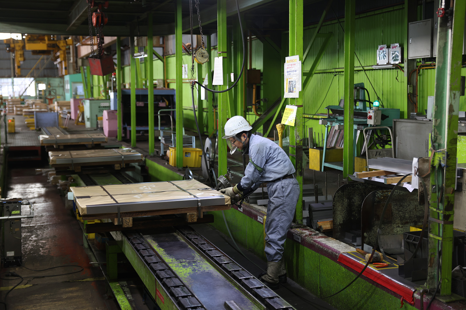 レベラーの梱包設備イメージ